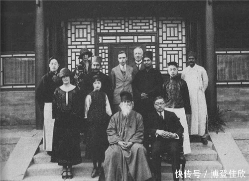 泰戈尔访华,徐志摩林徽因作陪,鲁迅却半路愤而离去,是嫉妒了吗