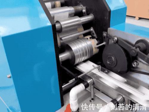 手帕纸,是怎么被叠得整整齐齐并打成小包的