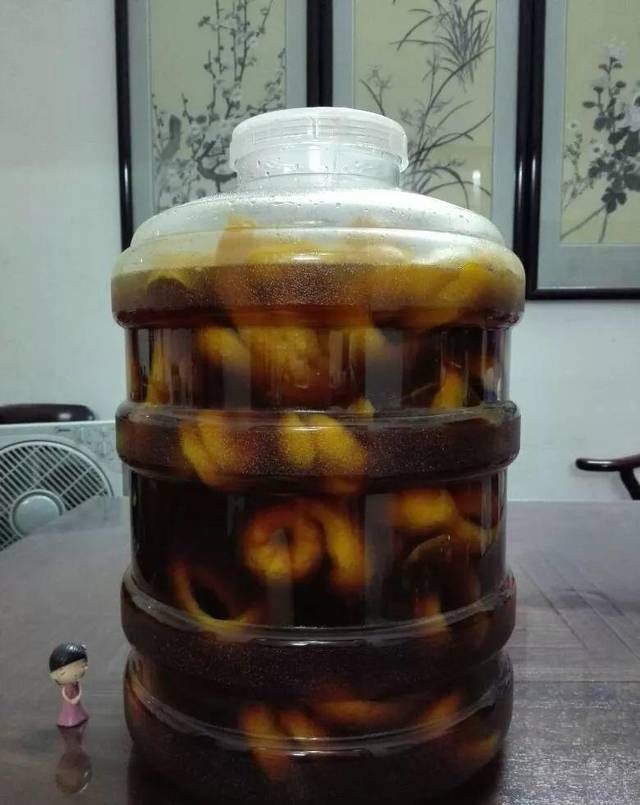 吃完的橘子皮,柚子皮,不要丢,切碎装瓶子里,秒变天然肥