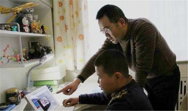 老师|“你凭啥判我儿子错”“11-4=7”被扣分,家长质问老师却被打脸