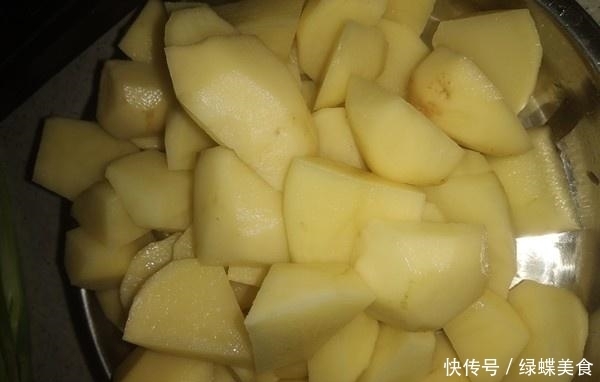 经常吃土豆的注意了，几十年来都吃错了，这样吃才最健康！