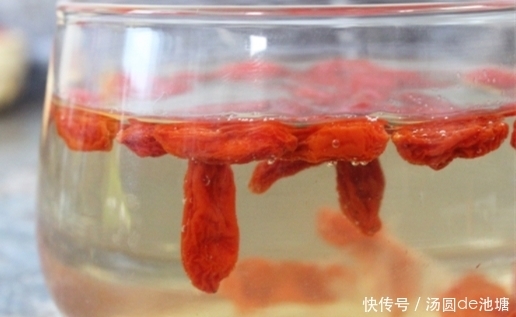 泡水|“枸杞”泡水时,大部分人放错了“水”!难怪效果不大,还很浪费