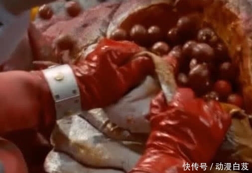 泰罗奥特曼|奥特曼中唯一被人类吃掉的怪兽,鸡肉味嘎嘣脆,这集人人都是贝爷