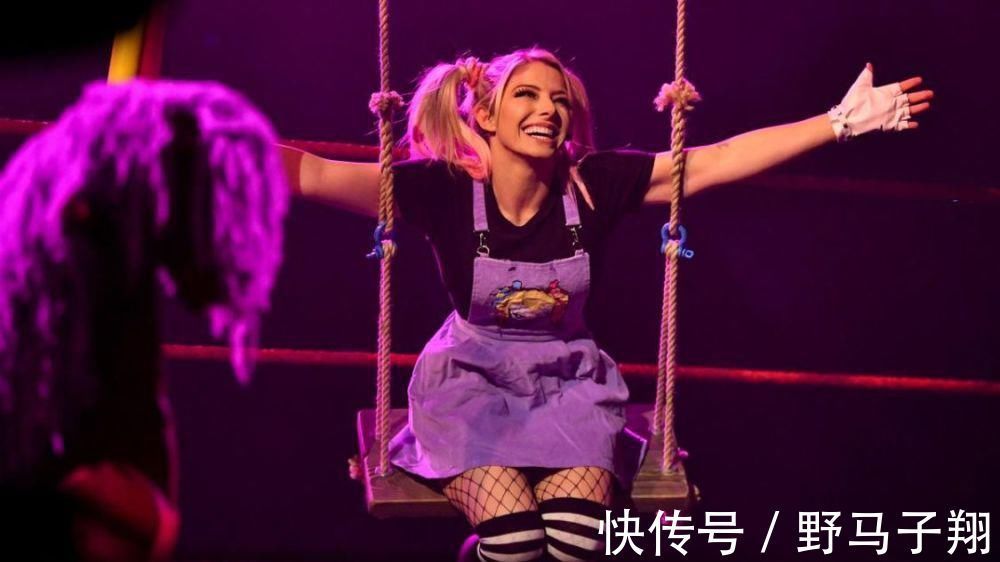 布朗斯圖曼|小魔女濕身?yè)尵仁找?下周RAW傳奇之夜將會(huì)開(kāi)展全新劇情!