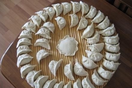 你包饺子还在放肉馅吗？学会此种素三鲜饺子，好吃到停不下来！