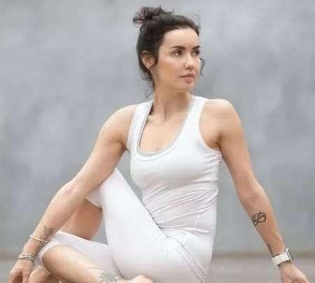 最适合女生练习的10个瑜伽姿势,坚持练习,