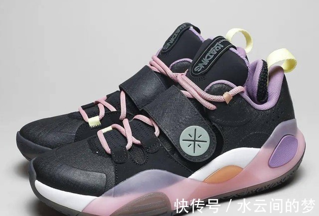 保罗乔治 Nike保罗乔治6代战靴实物图曝光,这次又丑到了新高度!