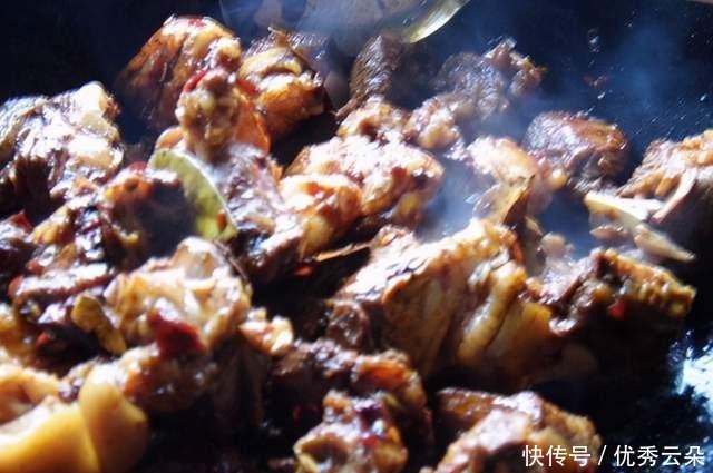 冬天|冬天要多吃羊肉,加1根萝卜做红焖羊肉,不腥不膻,好吃解馋