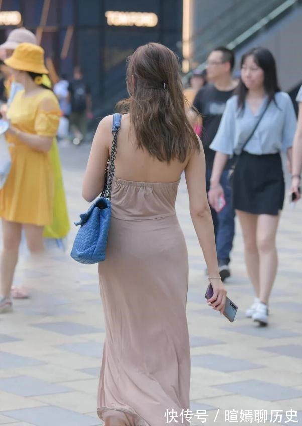 裙子 姐姐这条“肉色”的裙子,将气质提升了一个层次