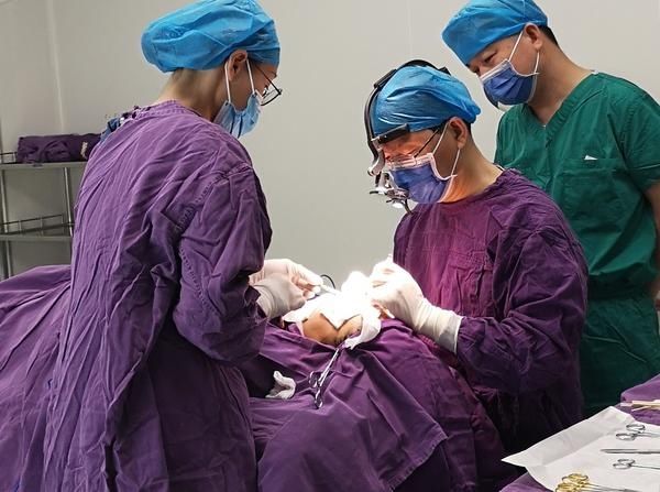 整形外科|取对方肋骨隆鼻表达爱？医生说：异体肋软骨不适宜用作鼻背填充物