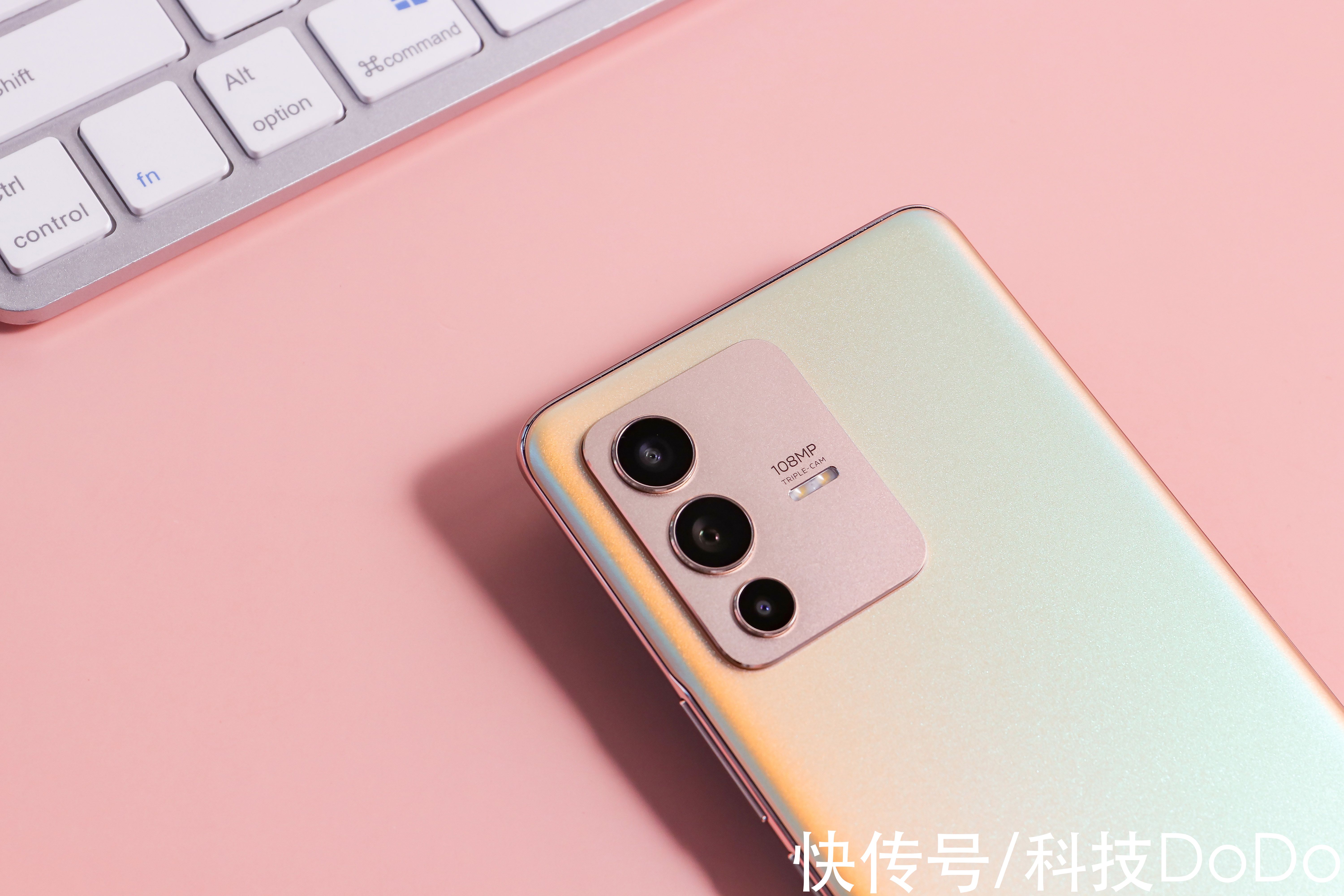 机身|手机颜值绝绝子！vivo S12 Pro外观好看更有科技感