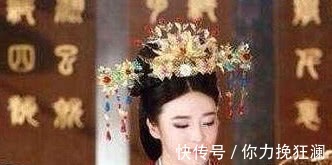 武帝#汉武帝写的很短的一首诗,虽只有15个字,倾诉了对李夫人的爱!