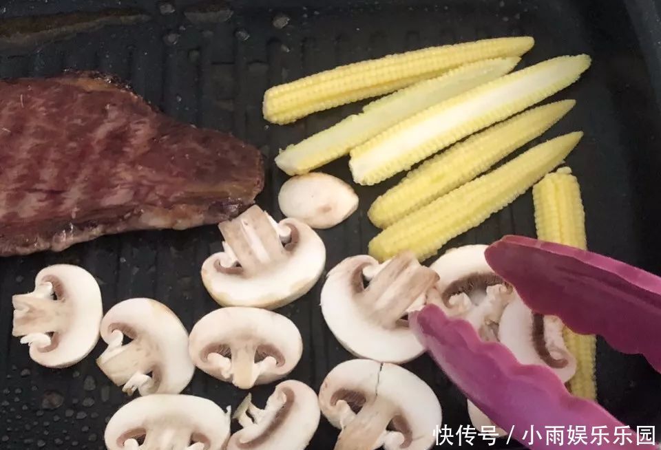  减脂|一道低卡轻食晚餐，牛排不用油煎，这样搭配，可以轻松瘦身！