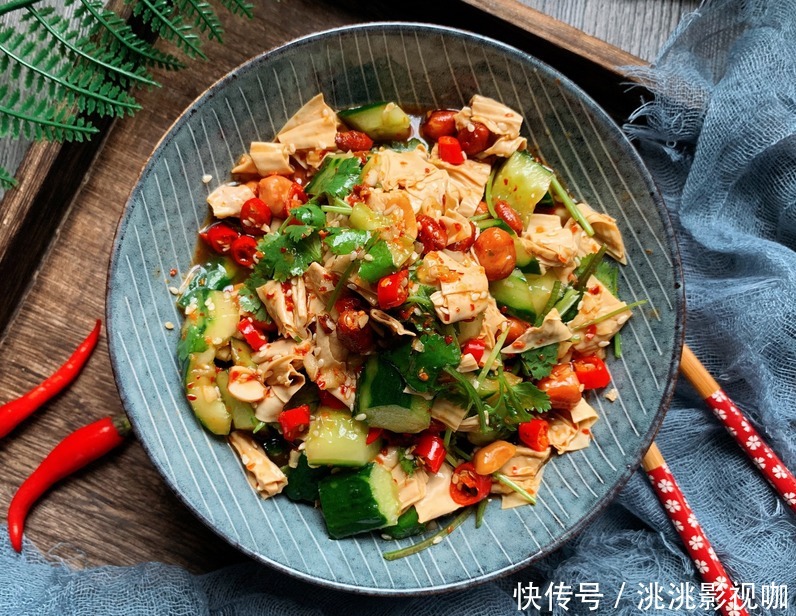 万能|调凉菜,只加生抽是外行!教你万能凉拌汁,酸辣爽口,调啥都好吃