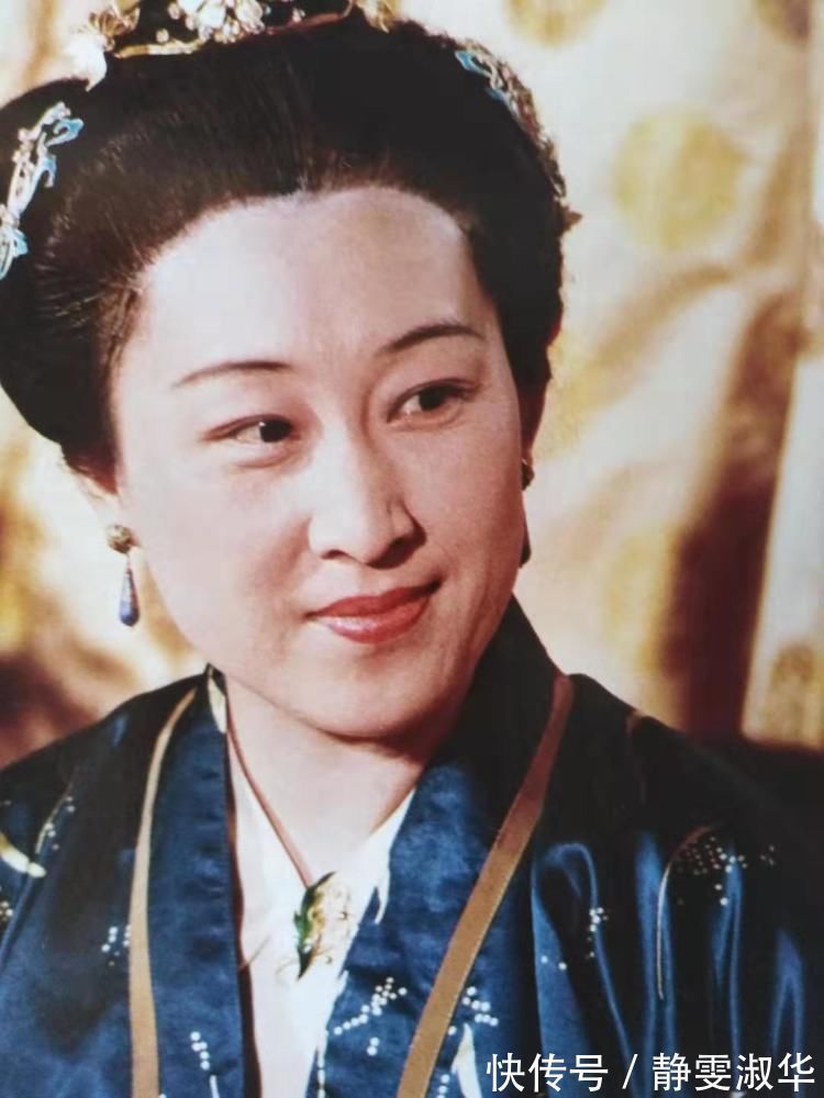 王熙凤|贾母特意给宝钗过生日,这背后的原因,黛玉不理解,王熙凤秒懂