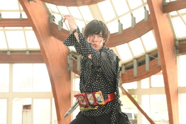 假面骑士|假面骑士Saber：觉悟勇气之龙来袭，这难道就是令和的特色吗？
