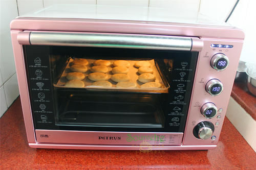 过年了，饼干别买，教你做红豆酥饼，酥脆可口，好看又健康！