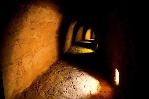  诗意|诗意才情｜刀劈摩天崖，巨笔写春秋！