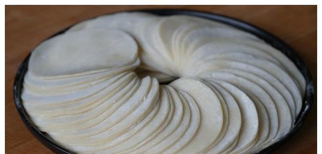 2块钱饺子皮简单一做,10分钟解决全家人早餐,再也不用吃馒头