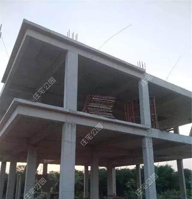 别墅|晒我的农村养老房，100万盖最美现代别墅，比城里住着舒服多了！