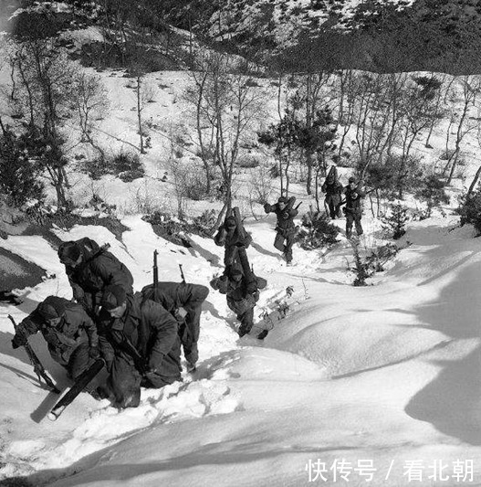 敌人|1个连阻击美军空降团,主峰阵地就2个班,坚守4天160人只剩30