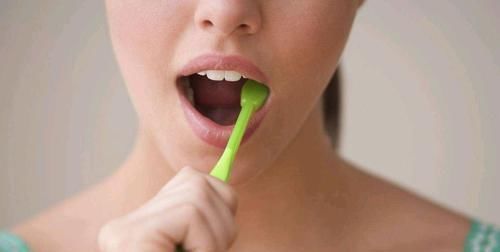 早餐|早上起床后,是先刷牙还是先吃早餐若是做对了,老了也不掉牙