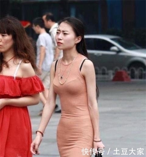 气质的街拍个性前卫的美女,展现女人魅力气场