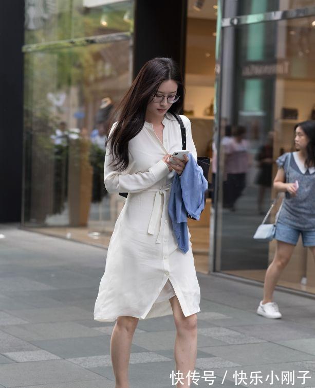 显瘦 连衣裙的设计出色又不累人,显瘦又有气质,时尚风格更突出