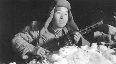 朝鲜|在朝鲜战场,他喊错一句话,竟活捉了50名俘虏,其中还有一女兵