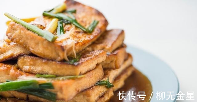 蚝油豆腐|学会这道家常蚝油豆腐，鲜香酥脆还入味，不用5分钟就炒好一道菜！