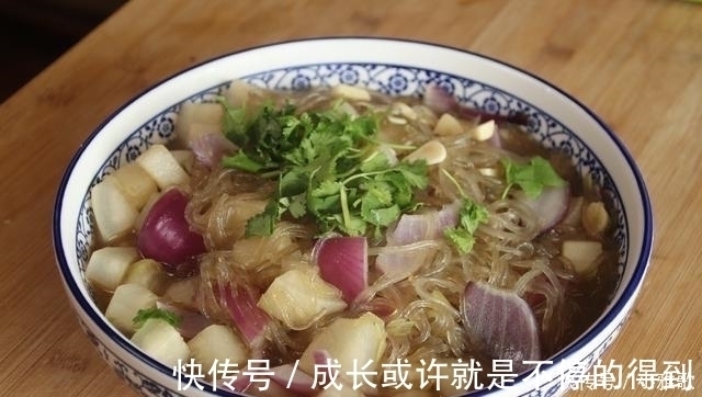 天冷了，遇到这菜别错过，2毛钱一斤，锅中炖一下，比吃肉还下饭