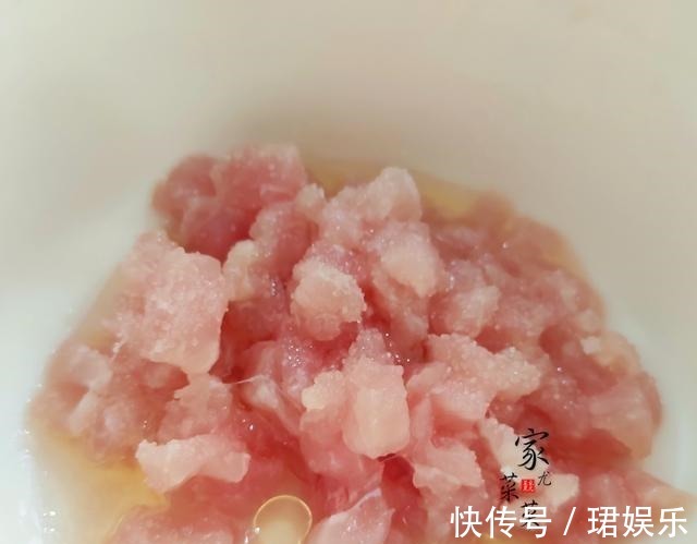 肉末|蔬菜中的补钙冠军,夏天常给孩子吃这菜护眼又长个,比喝牛奶强!