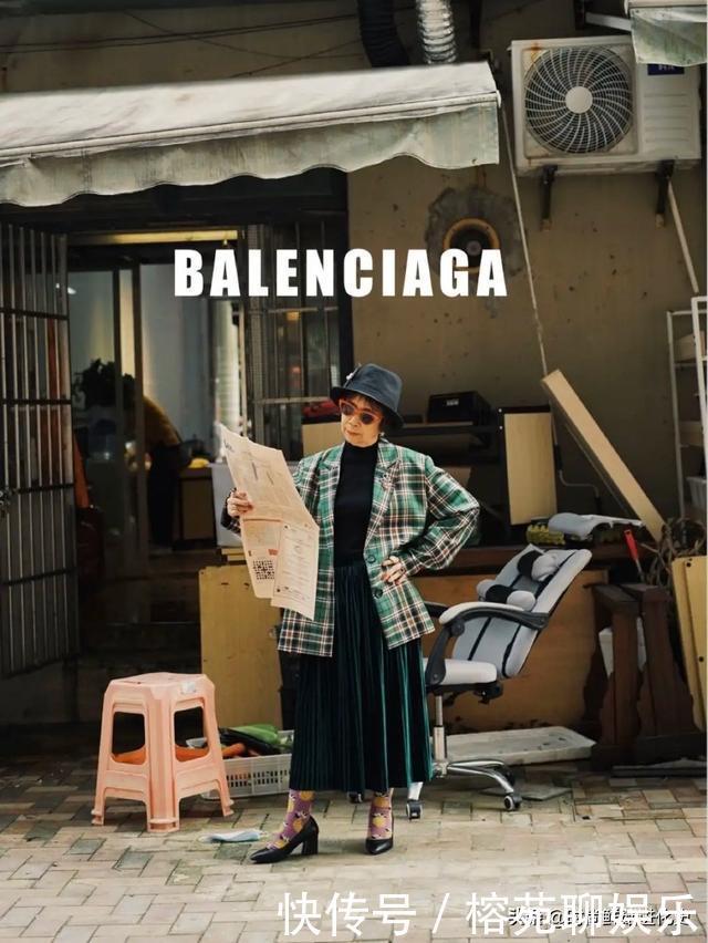 60岁“大妈”时髦火了!穿衣简单又舒服,优雅自信气质不输年龄