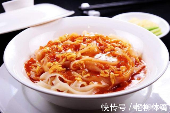 美食|美食推荐:西红柿打卤面、培根鸡蛋派、南瓜炖小鸡、西兰花炒猪肚