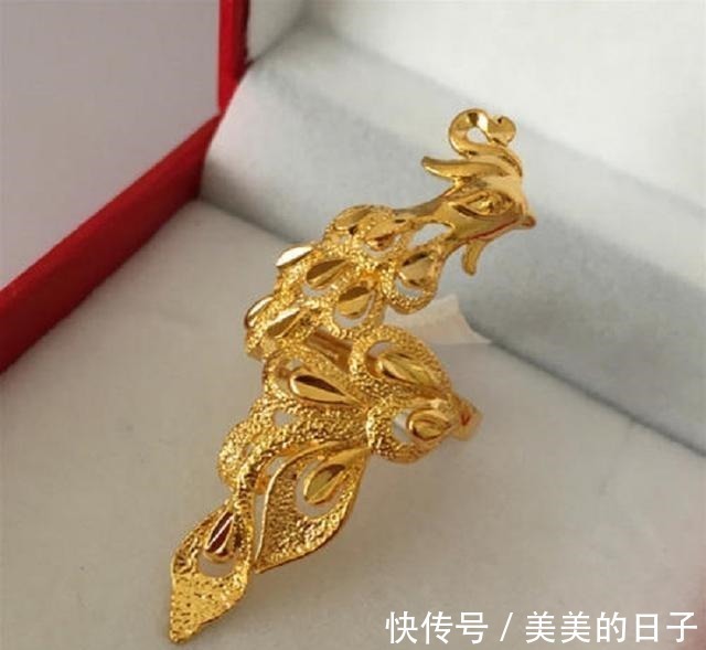 黄金手镯 选购黄金首饰时,尽量避免这些款式,柜姐别说不知道了!