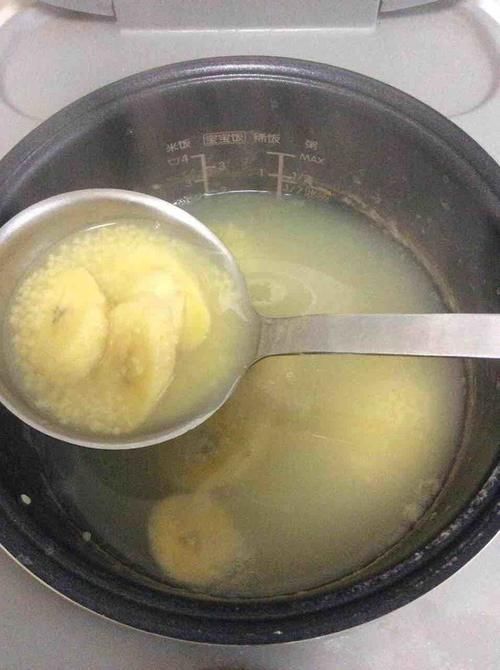  香蕉和它一起吃，堪比“天然泻药”，有助清肠排宿便，腰肢也细了