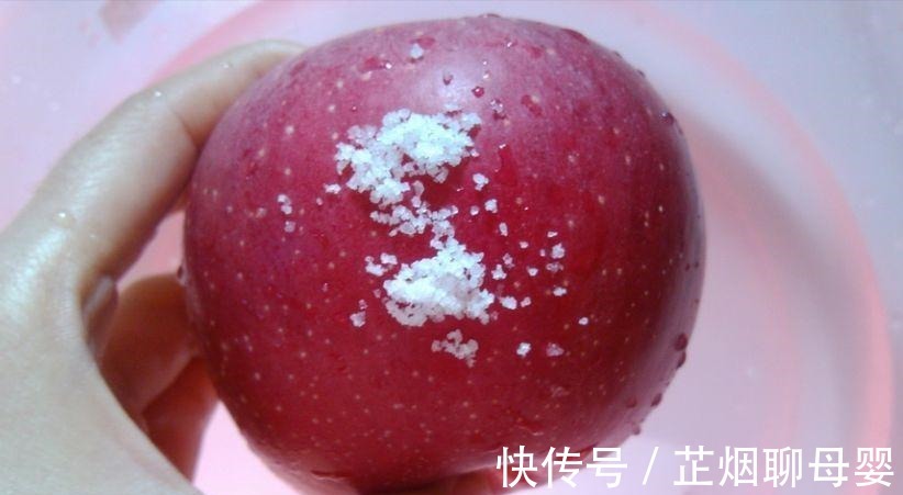 排骨里放2个苹果,原来有这么多好处,老人小孩都适合,太解馋了