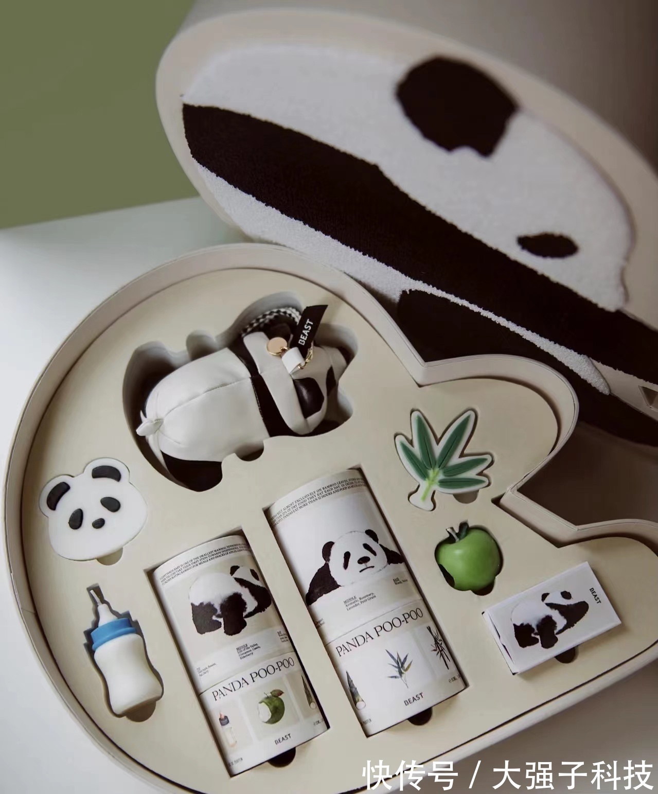 双厨 没有人能逃过联名款的诱惑?优势叠加,我愿称之为双厨狂喜