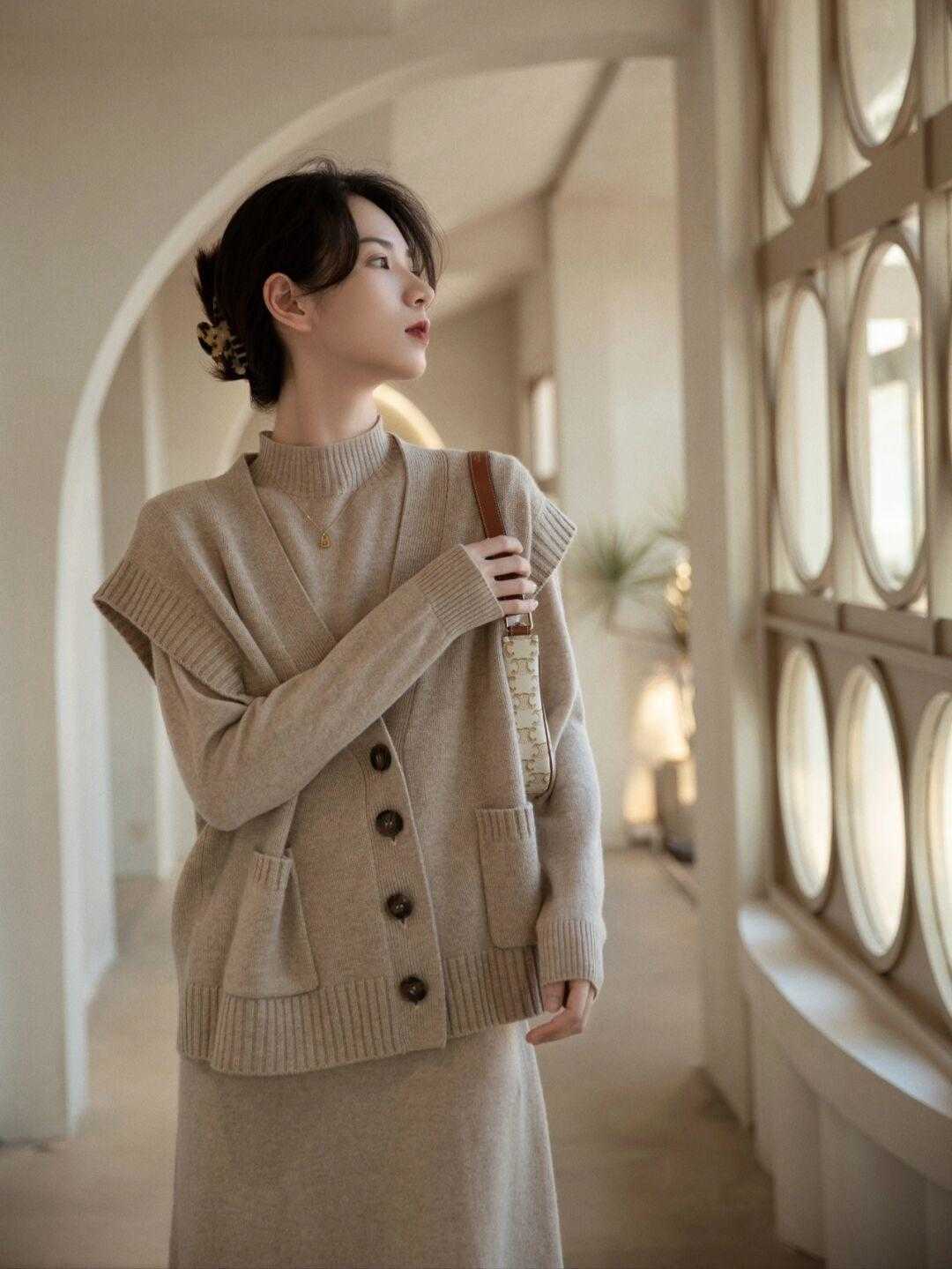 棕色|谁说针织连衣裙搭不出范,直筒针织连衣裙,时尚气质惊喜不断