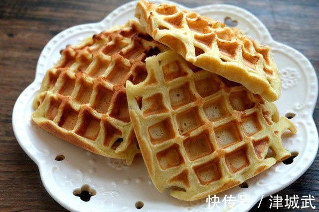 1家4口人,早餐准备了9种美食,妈妈忙活了40分钟,看看怎么样