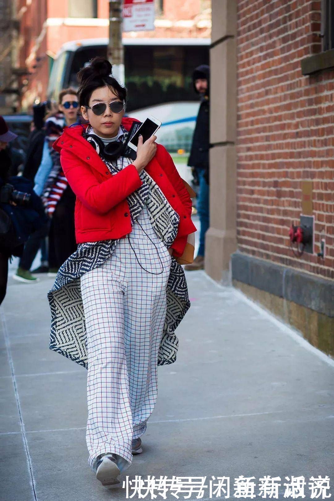 不管是穿羽绒服还是大衣,尽量别选这4种内搭,显“廉价”又土气