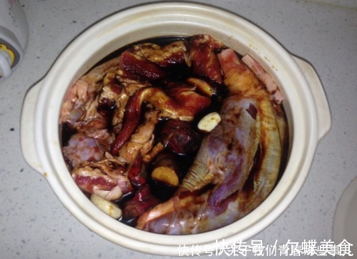 做酱牛肉时，多加“3酱”，牢记3个步骤，保证酥烂入味，酱香十足