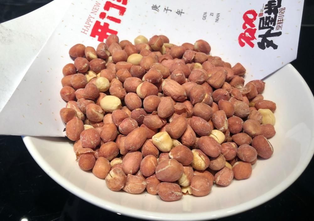  东北|东北小城吃高级餐馆：人均80元，看看吃啥菜了？感觉酒不便宜