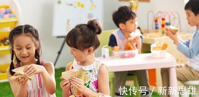 懂事|最懂事宝宝火了,上幼儿园自己哄自己睡觉,网友:好笑又心疼