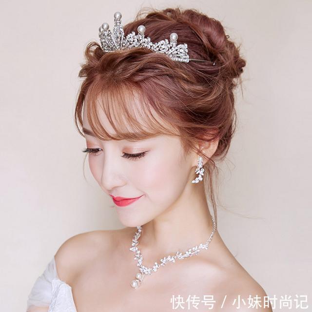 发饰|新娘不仅要精美、华丽的服装,还需要能起到点睛之笔的新娘头饰