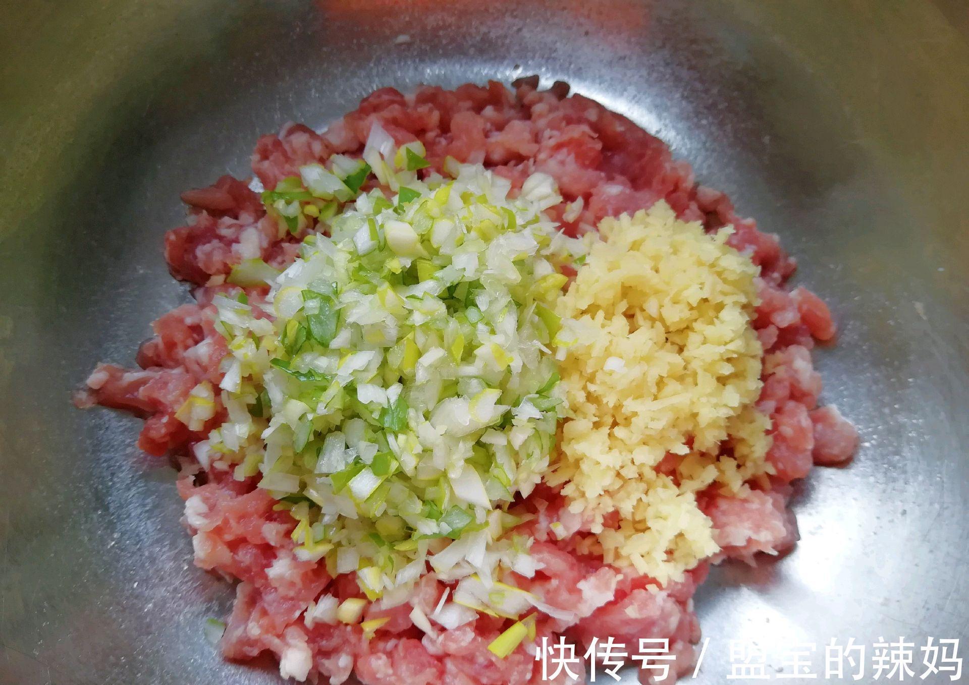 肉馅水饺调馅,记好“3要1不要”,肉馅鲜嫩多汁还不柴,你知道吗