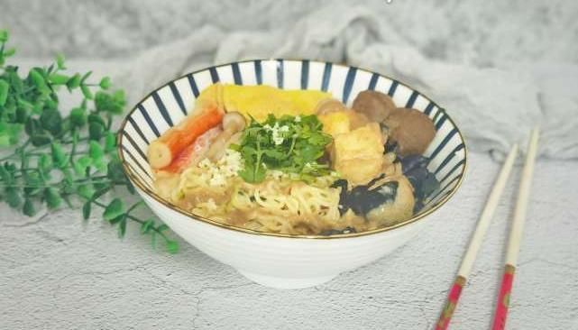 麻辣烫里加了牛奶才更香浓,今天教大家牛奶麻辣烫,全家人都爱吃