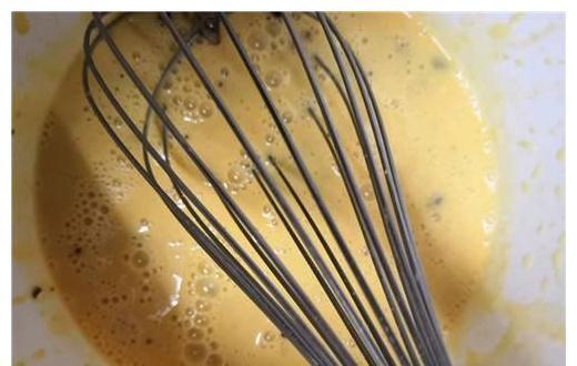 蔓越莓酸奶蛋糕|它入口即化,清凉舒服,买个鸡蛋就可以做,比买的还好吃!