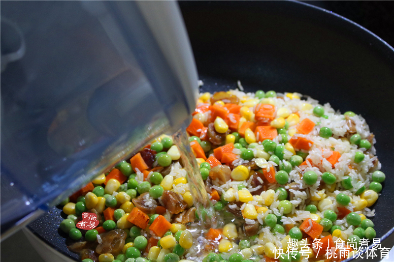米饭此做法,食材丰富,简单快捷,饭菜一锅出,健康又低糖