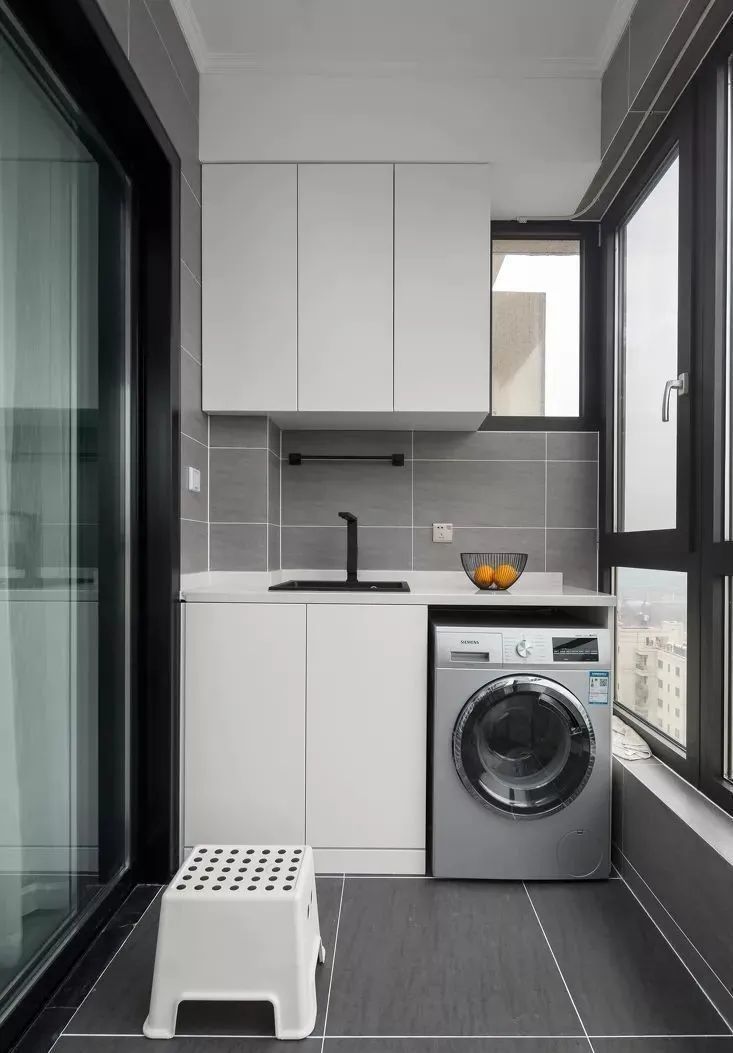 玄关柜|房子再小也要把这7个地方装上柜子!比多买一间房都值!